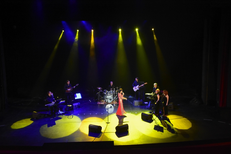 Linda de Suza au Casino Du Liban